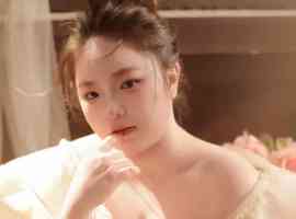 妞妞舌转咪咪69互动品鲍鱼