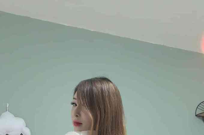 梅花园风骚热情丰满美女入画